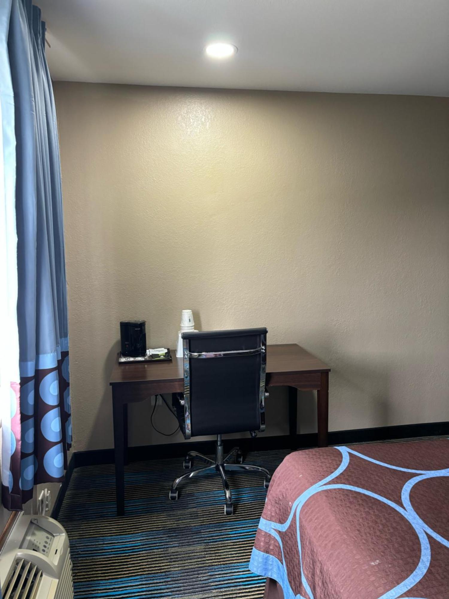 Super 8 By Wyndham Escanaba Esterno foto