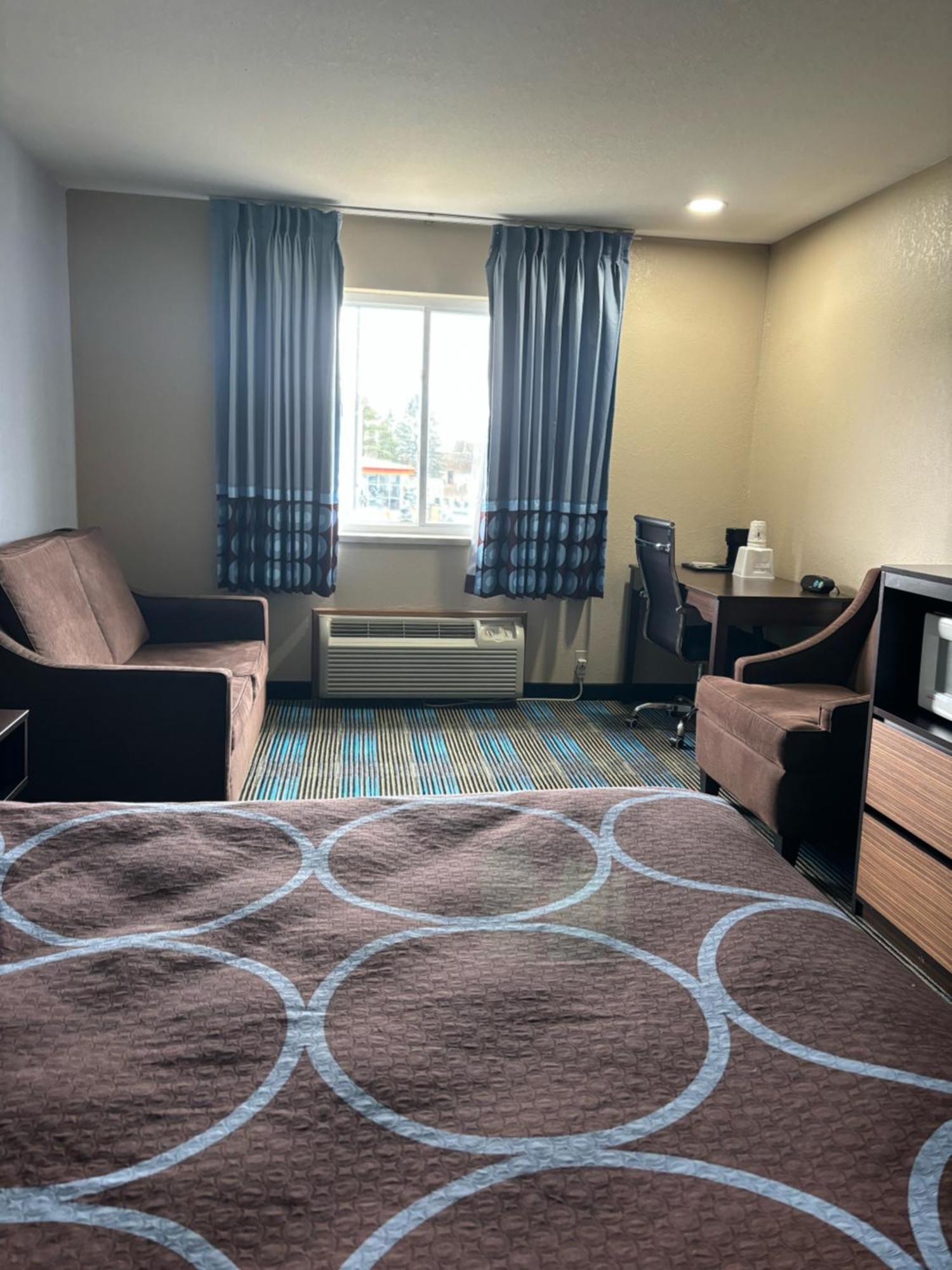 Super 8 By Wyndham Escanaba Esterno foto