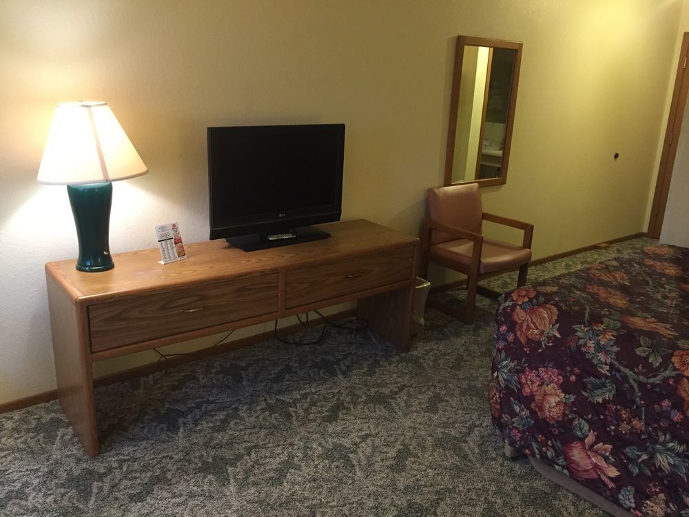 Super 8 By Wyndham Escanaba Esterno foto
