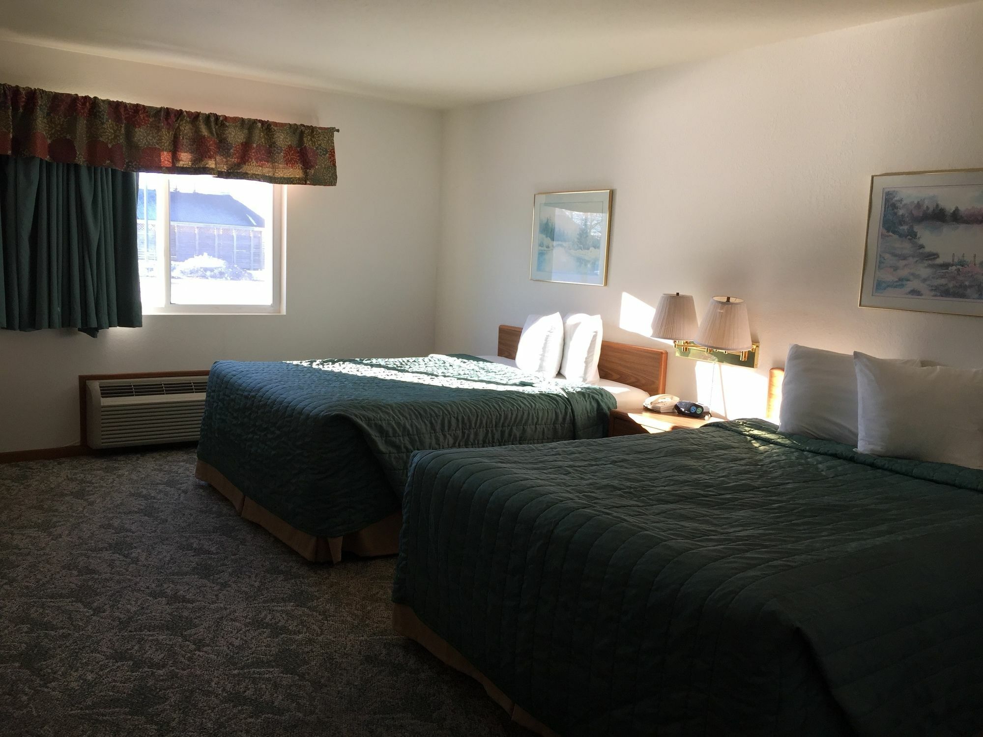 Super 8 By Wyndham Escanaba Esterno foto